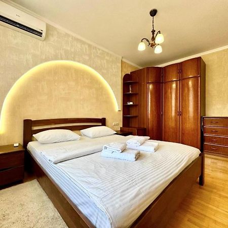 Apartpoltava Вишукані Просторі Апартаменти, Аграрний Університет, Звітна Документація Buitenkant foto