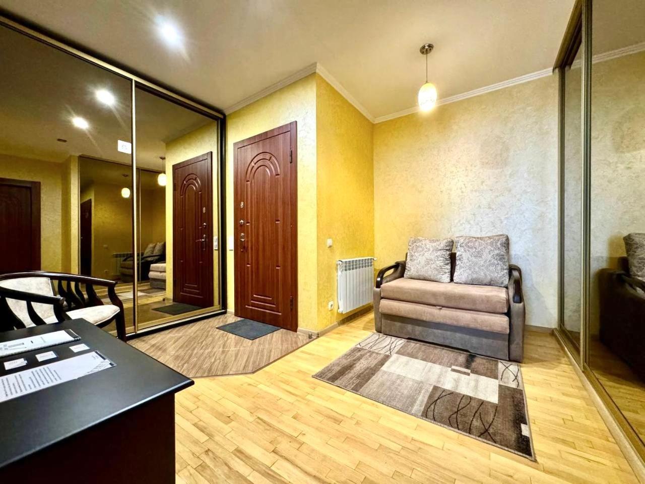 Apartpoltava Вишукані Просторі Апартаменти, Аграрний Університет, Звітна Документація Buitenkant foto