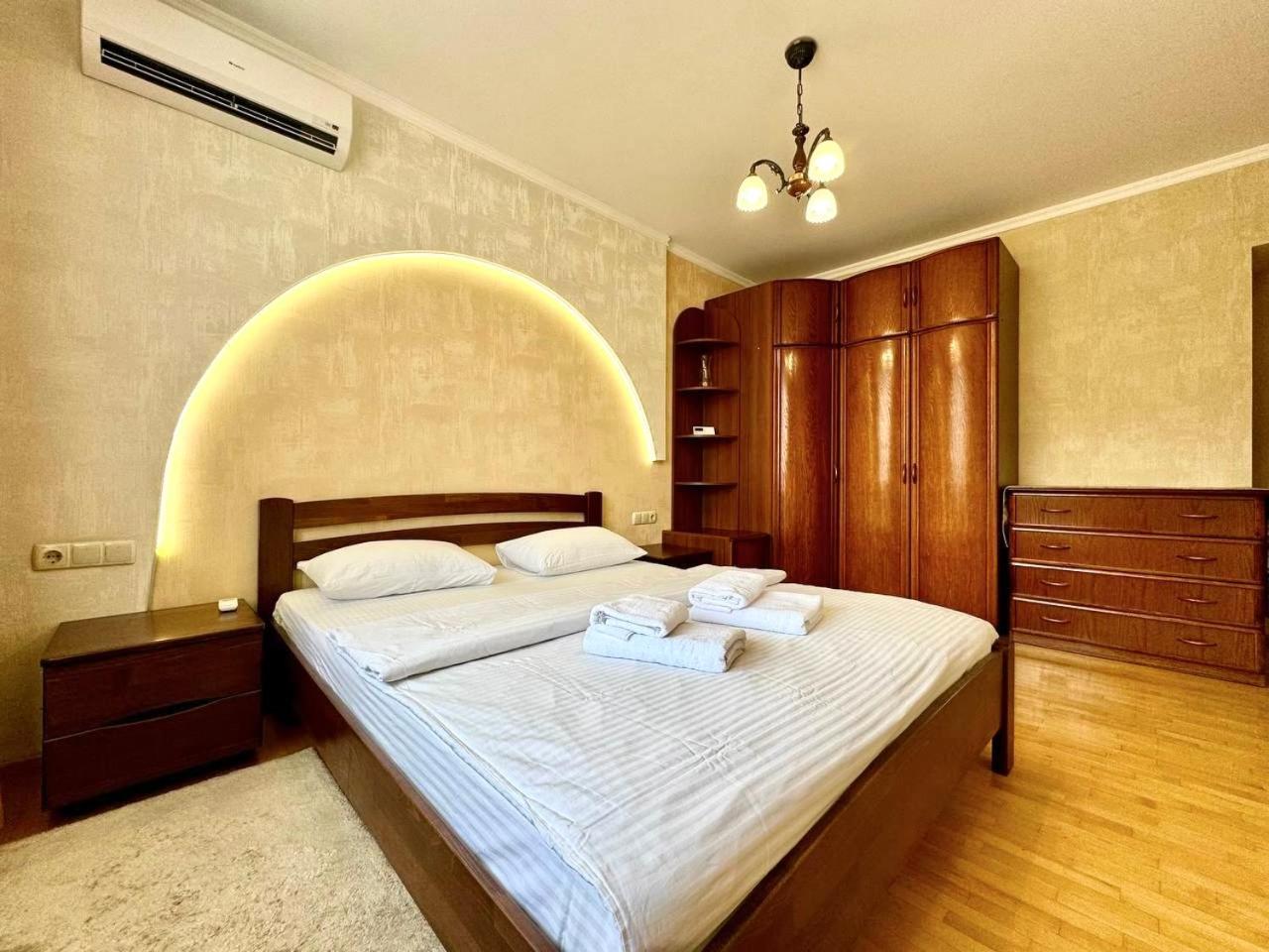 Apartpoltava Вишукані Просторі Апартаменти, Аграрний Університет, Звітна Документація Buitenkant foto
